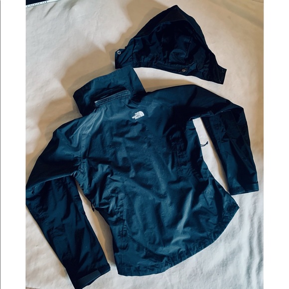 North Face HyVent Jacket with detachable hood. - Picture 3 of 6